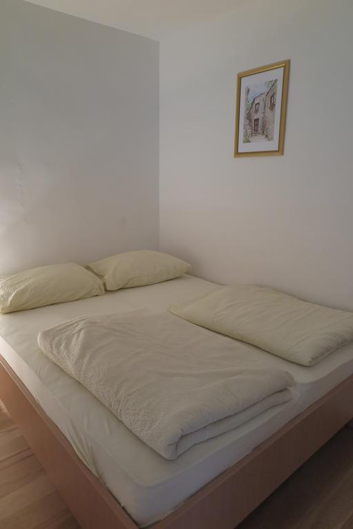 Apartment Omerovic Novalja Exterior photo